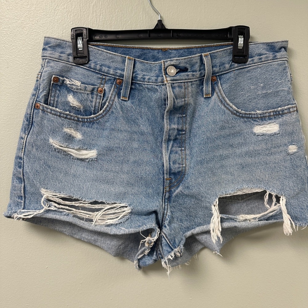 Levis 501 Original‎ High Rise Distressed Denim Shorts Light Wash W31 56327-0269